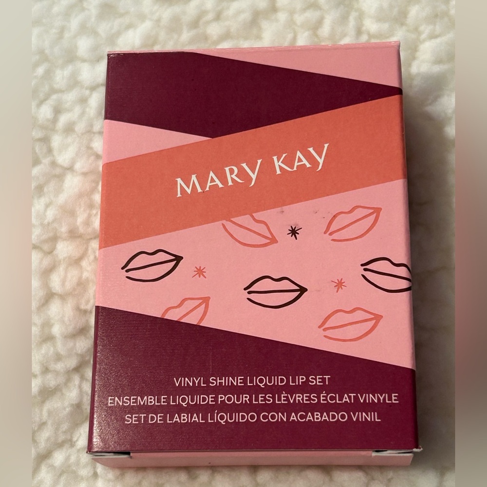 GIVE AWAY…Mary Kay Vinyl Shine Liquid Lip Set - Neutral and brown Hues 2 pc set